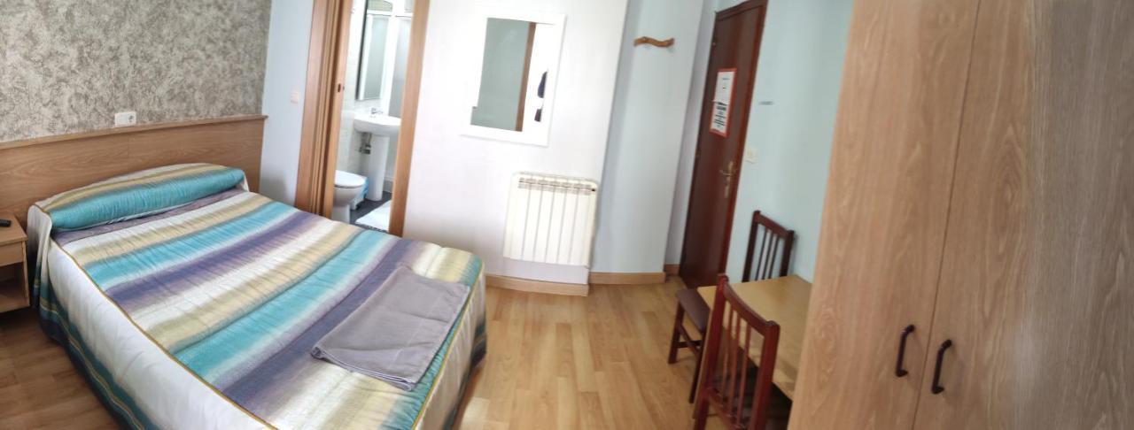 Hostal Castilla Miranda de Ebro Bagian luar foto