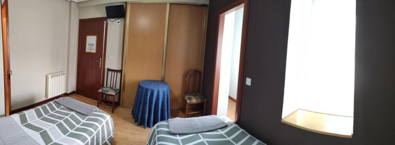Hostal Castilla Miranda de Ebro Bagian luar foto