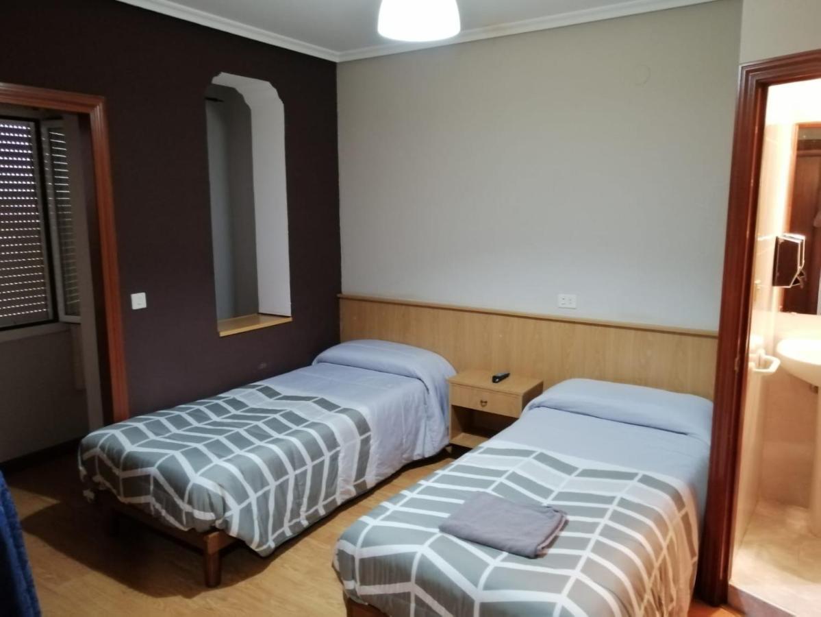 Hostal Castilla Miranda de Ebro Ruang foto